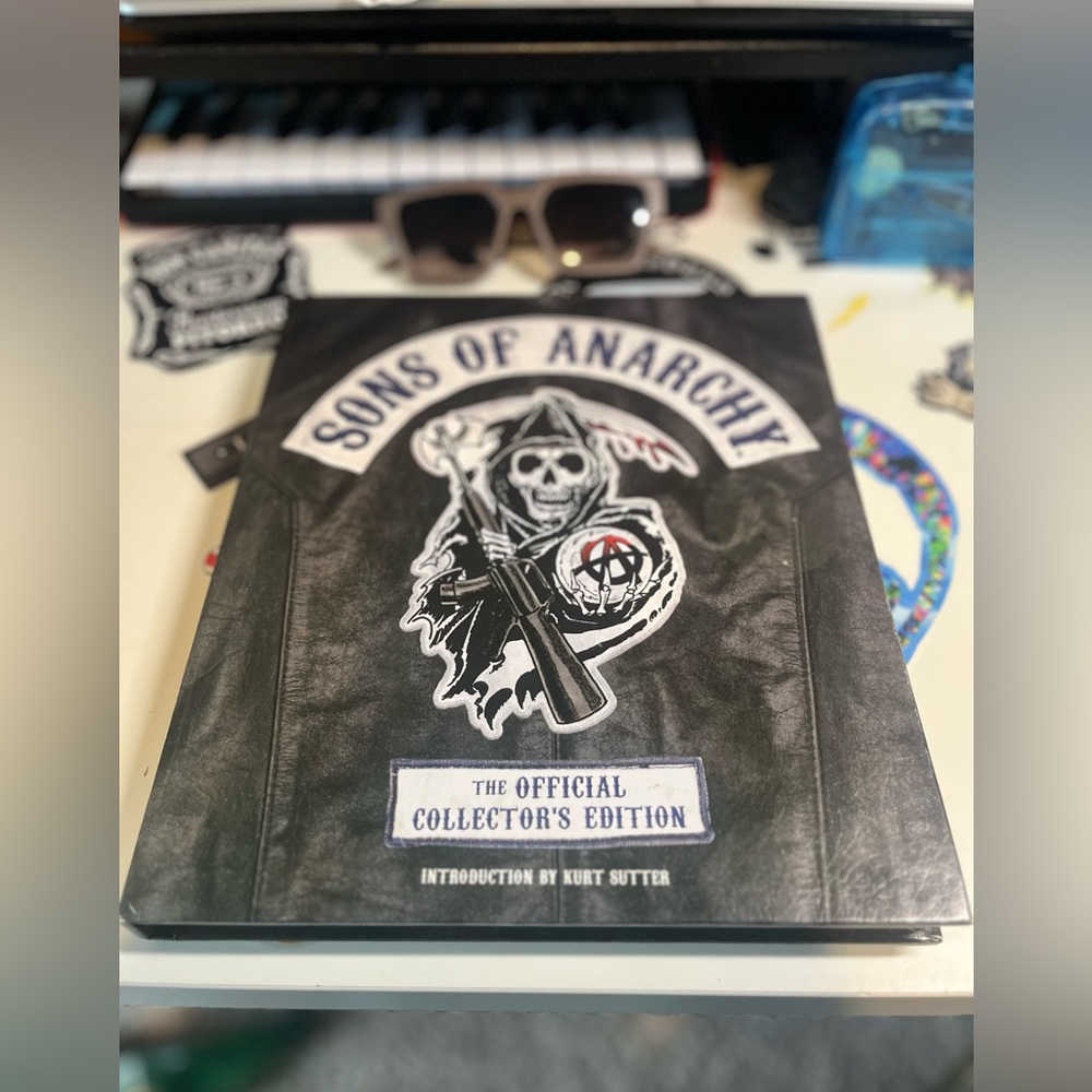 Sons of Anarchy Official Collector's Edition Book